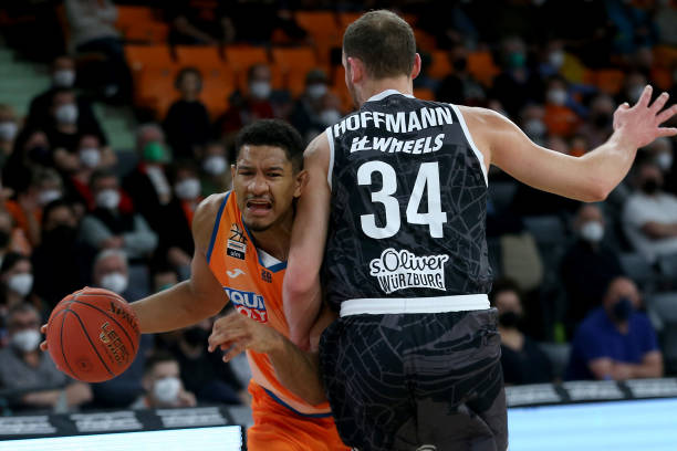 对手时拥有 对手时拥有