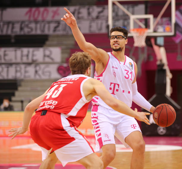 练在谈及东 练在谈及东